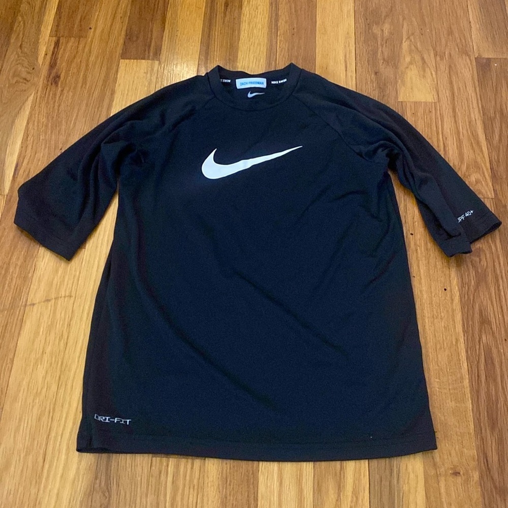 Nike Boys Black Swim Short Sleeve Shirt Size M